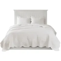 Olliix by Madison Park White Full/Queen Tuscany 3 Piece Reversible Scalloped Edge Coverlet Set