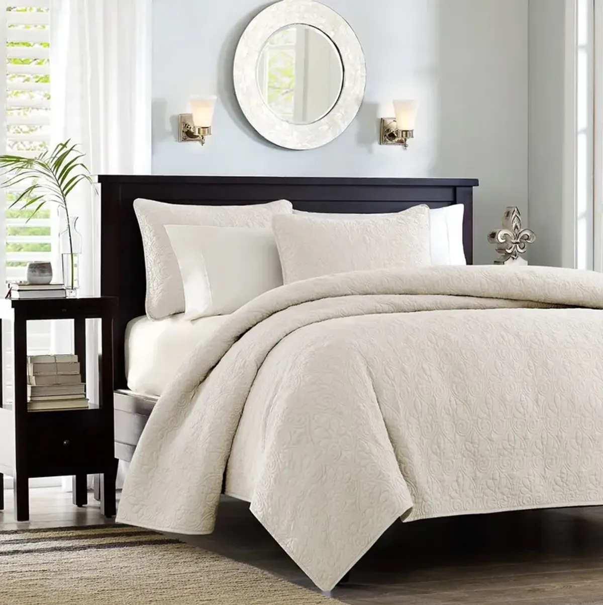 Olliix by Madison Park Cream Full/Queen Quebec Reversible Coverlet Set