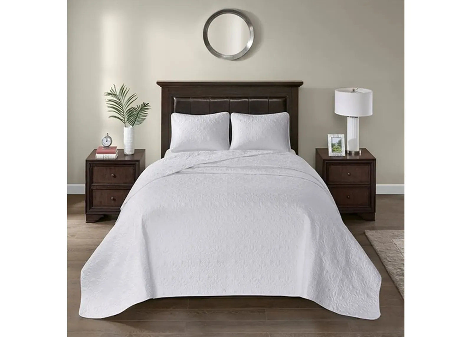 Olliix by Madison Park White Queen Quebec Reversible Bedspread Set