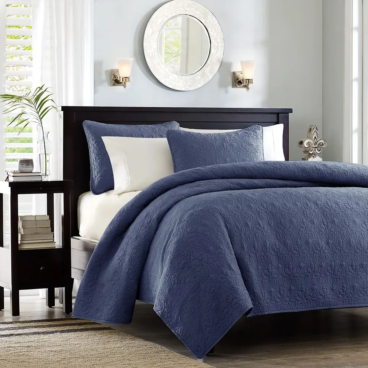 Olliix by Madison Park Navy Full/Queen Quebec Reversible Coverlet Set