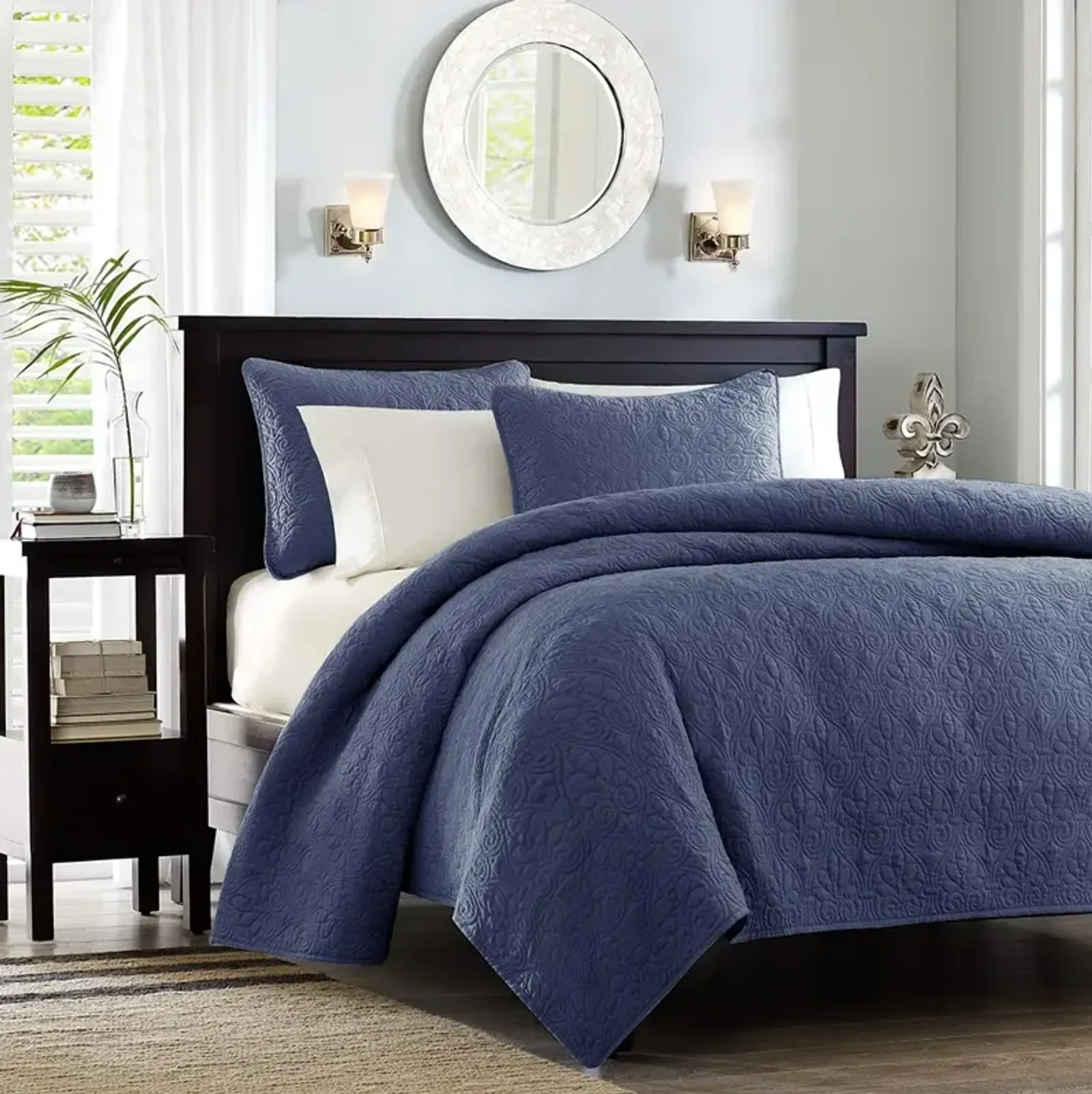 Olliix by Madison Park Navy Full/Queen Quebec Reversible Coverlet Set