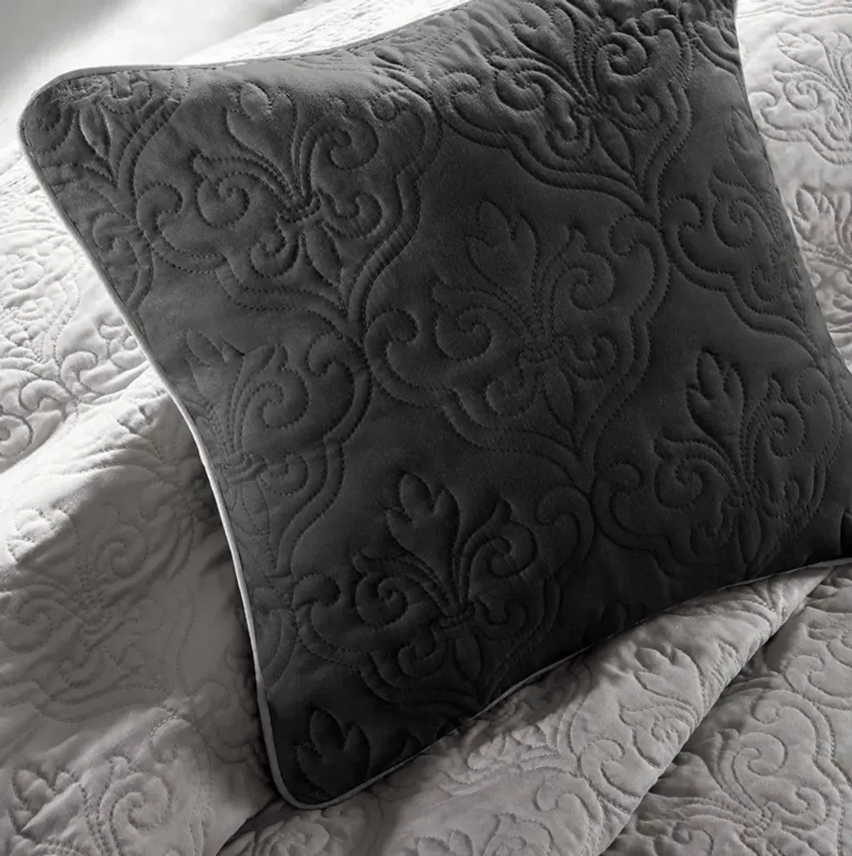 Olliix by Madison Park 7 Piece Black King/California King Attingham Reversible Coverlet Set