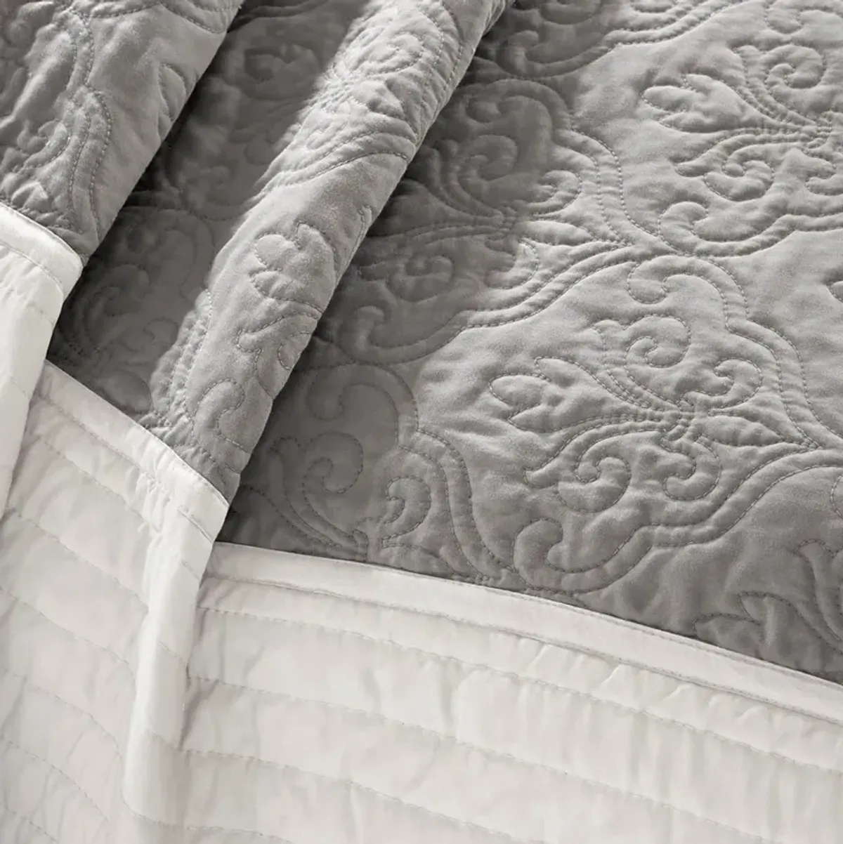Olliix by Madison Park 7 Piece Black King/California King Attingham Reversible Coverlet Set