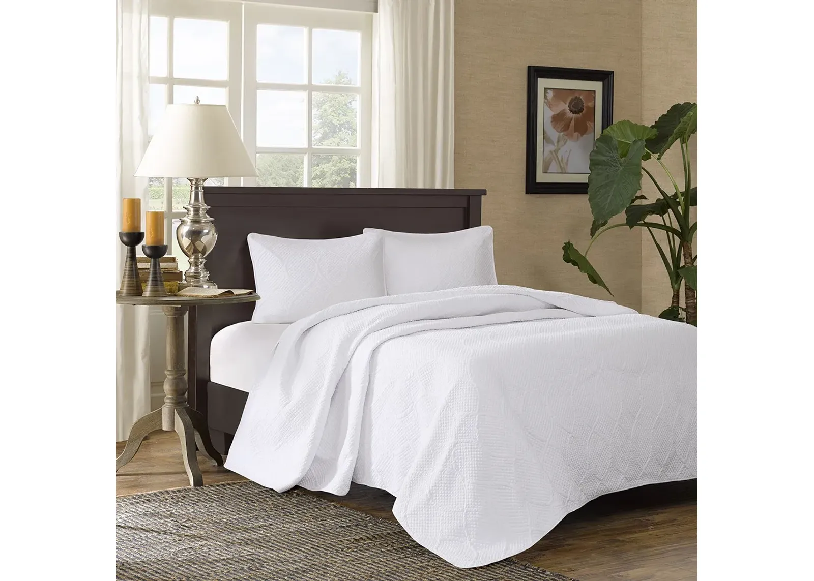 Olliix by Madison Park 3 Piece White Queen Corrine Reversible Mini Bedspread Set