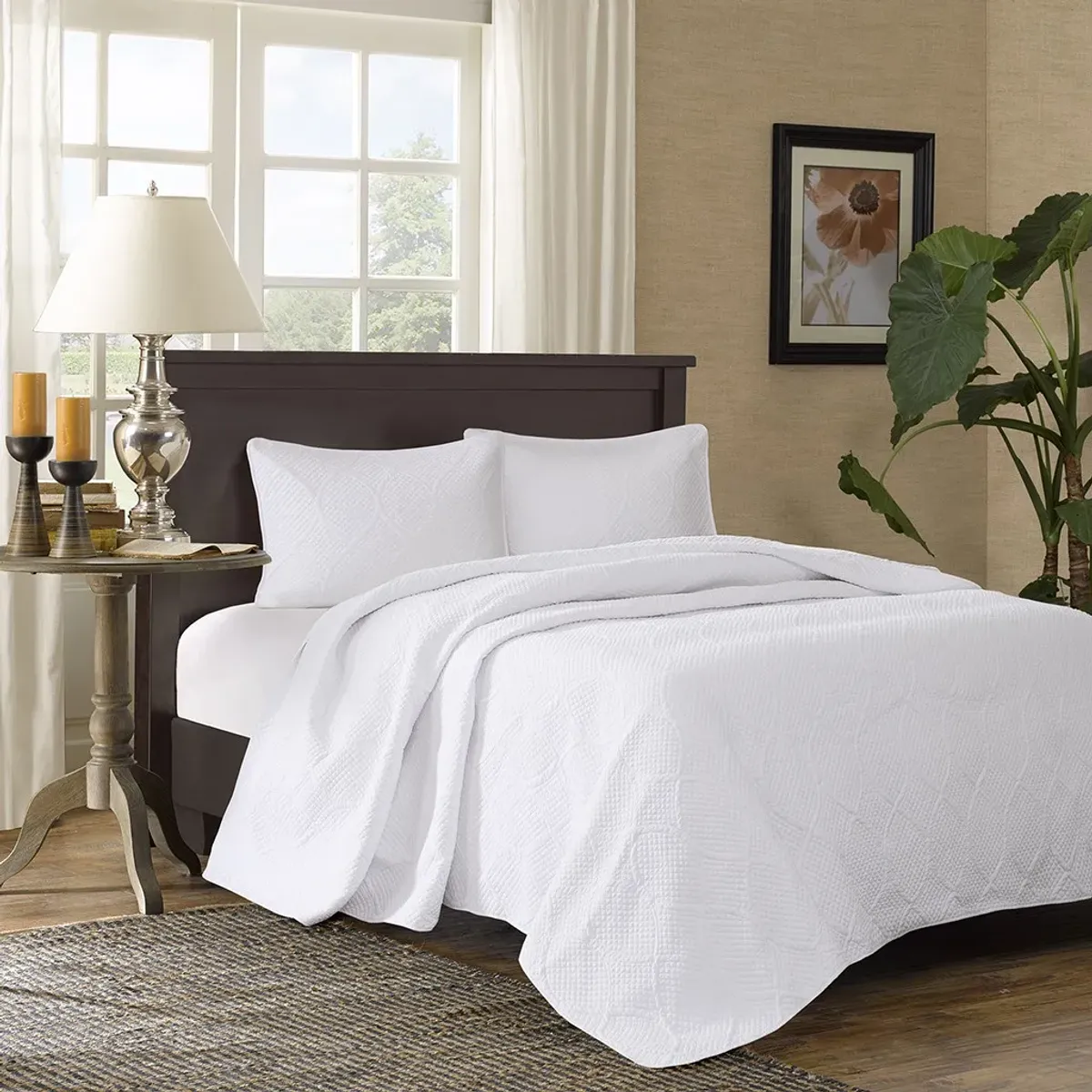 Olliix by Madison Park 3 Piece White Queen Corrine Reversible Mini Bedspread Set