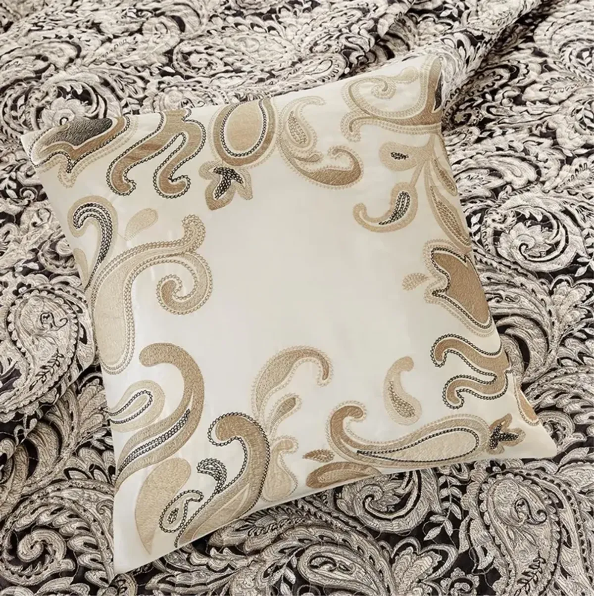 Olliix by Madison Park 6 Piece Black Full/Queen Aubrey Reversible Coverlet Set