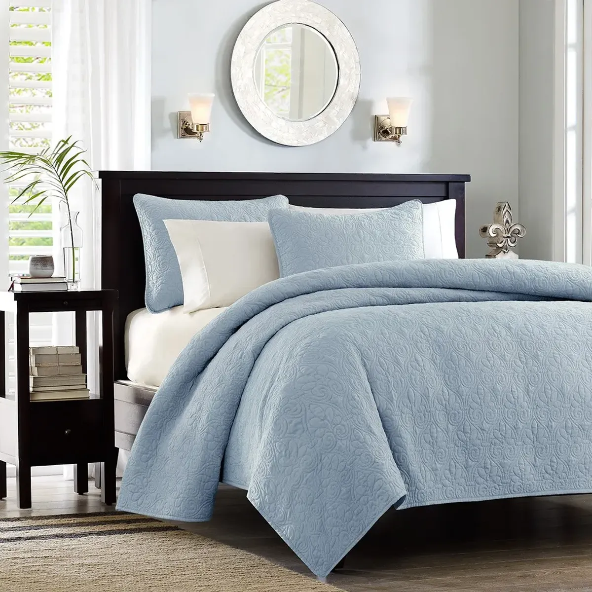 Olliix by Madison Park Blue Full/Queen Quebec Reversible Coverlet Set