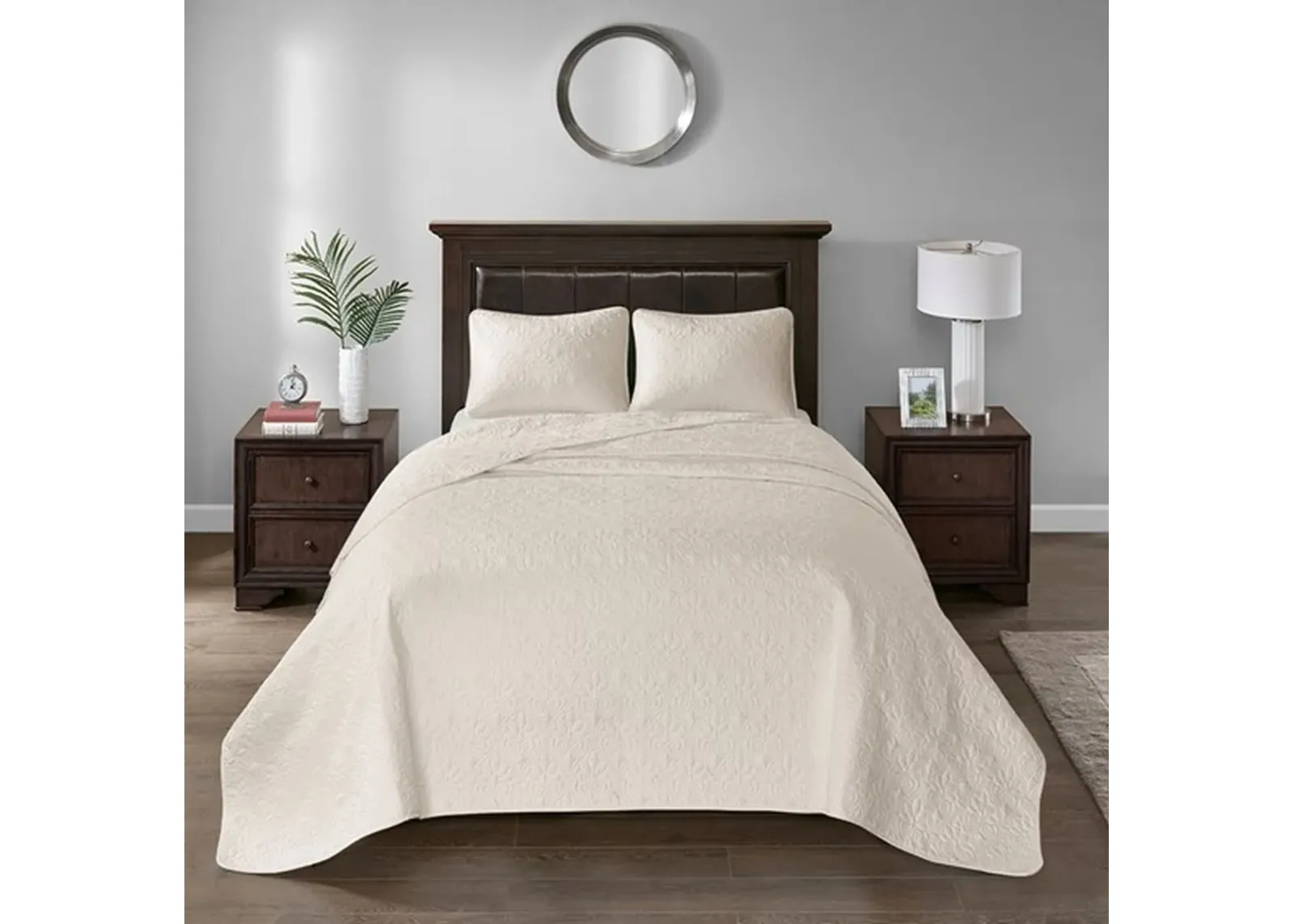 Olliix by Madison Park Cream Queen Quebec Reversible Bedspread Set