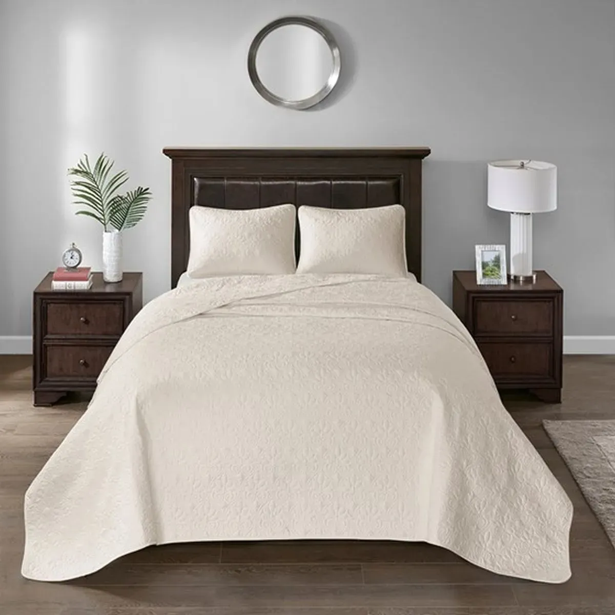 Olliix by Madison Park Cream Queen Quebec Reversible Bedspread Set