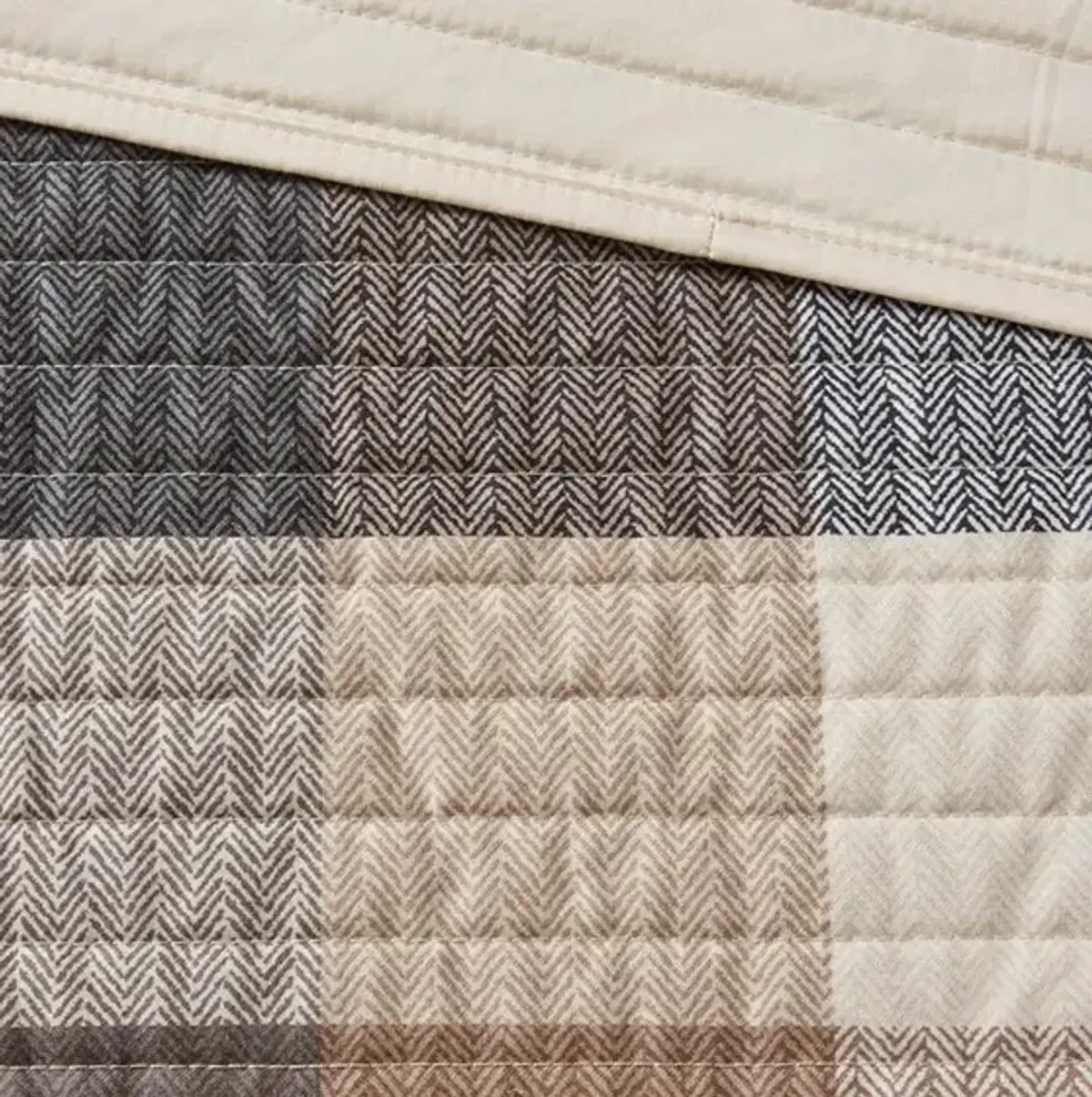 Olliix by Madison Park Ridge 6 Piece Neutral King/California King Reversible Herringbone Coverlet Set