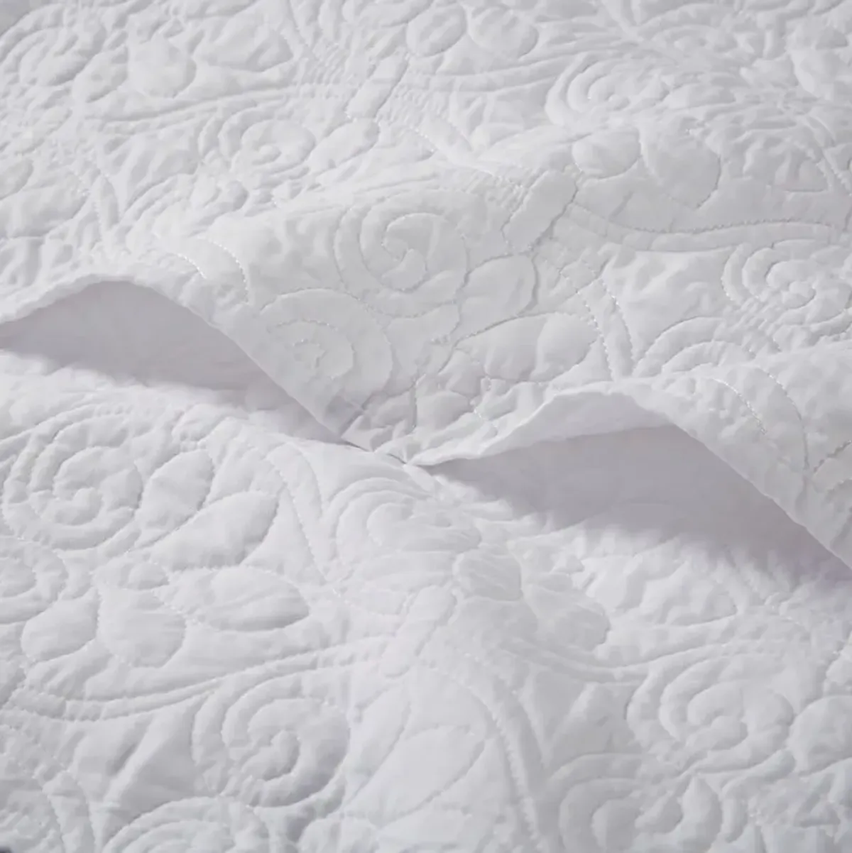 Olliix by Madison Park Quebec White Oversized Quilted Throw