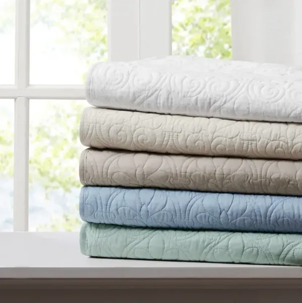 Olliix by Madison Park Quebec White Oversized Quilted Throw