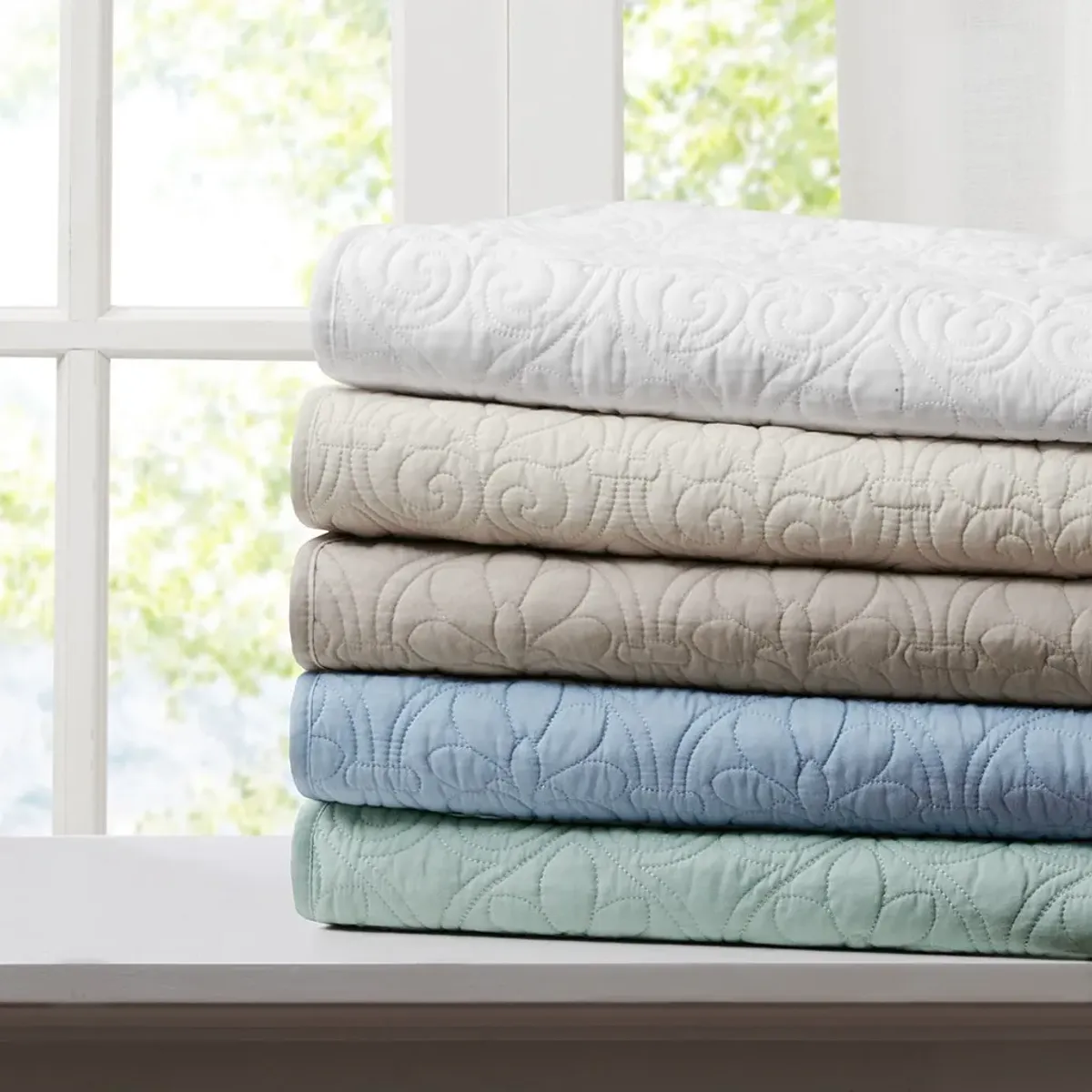 Olliix by Madison Park Quebec Seafoam Oversized Quilted Throw