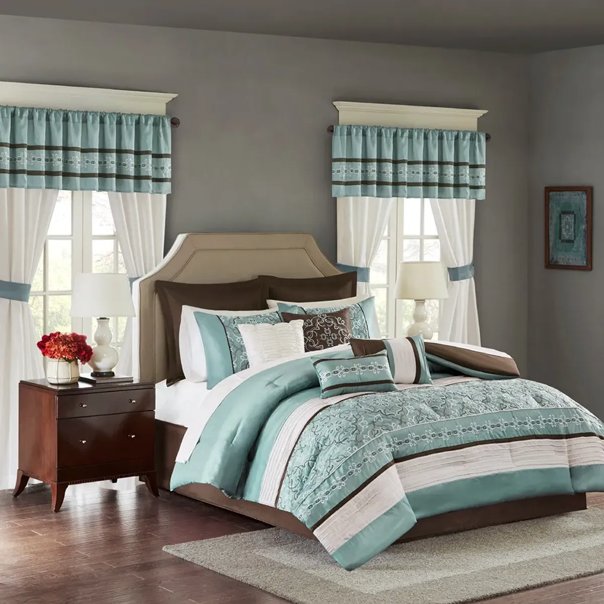 Olliix by Madison Park Essentials 24 Pieces Seafoam Queen Jelena Room in a Bag Set