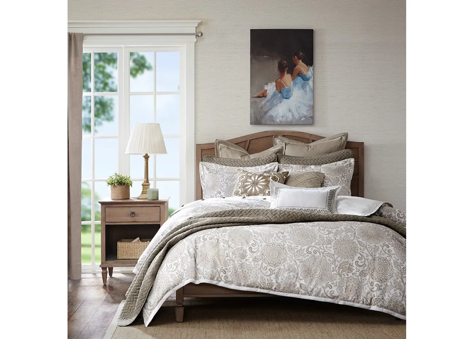 Olliix by Madison Park Signature Sophia Ivory Queen Comforter Set