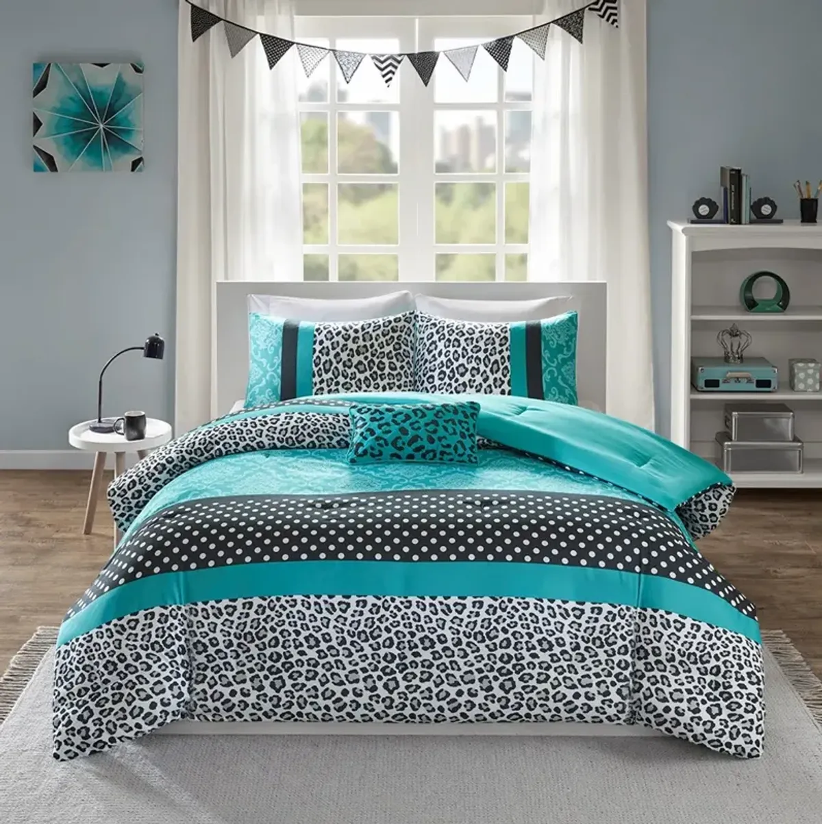 Olliix by Mi Zone Chloe Teal King/California King Comforter Set