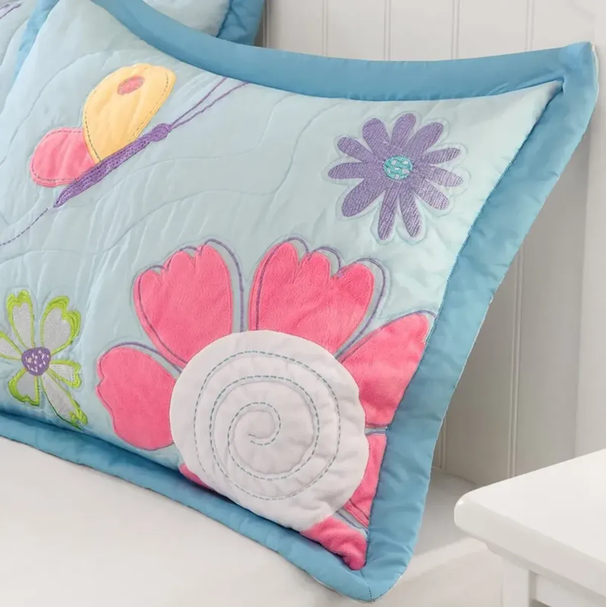 Olliix by Mi Zone Kids Crazy Daisy Multi Full/Queen Reversible Coverlet Set