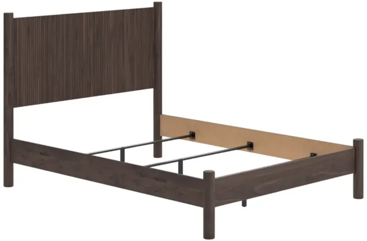 Signature Design by Ashley® Pamytta Brown Queen Panel Bed