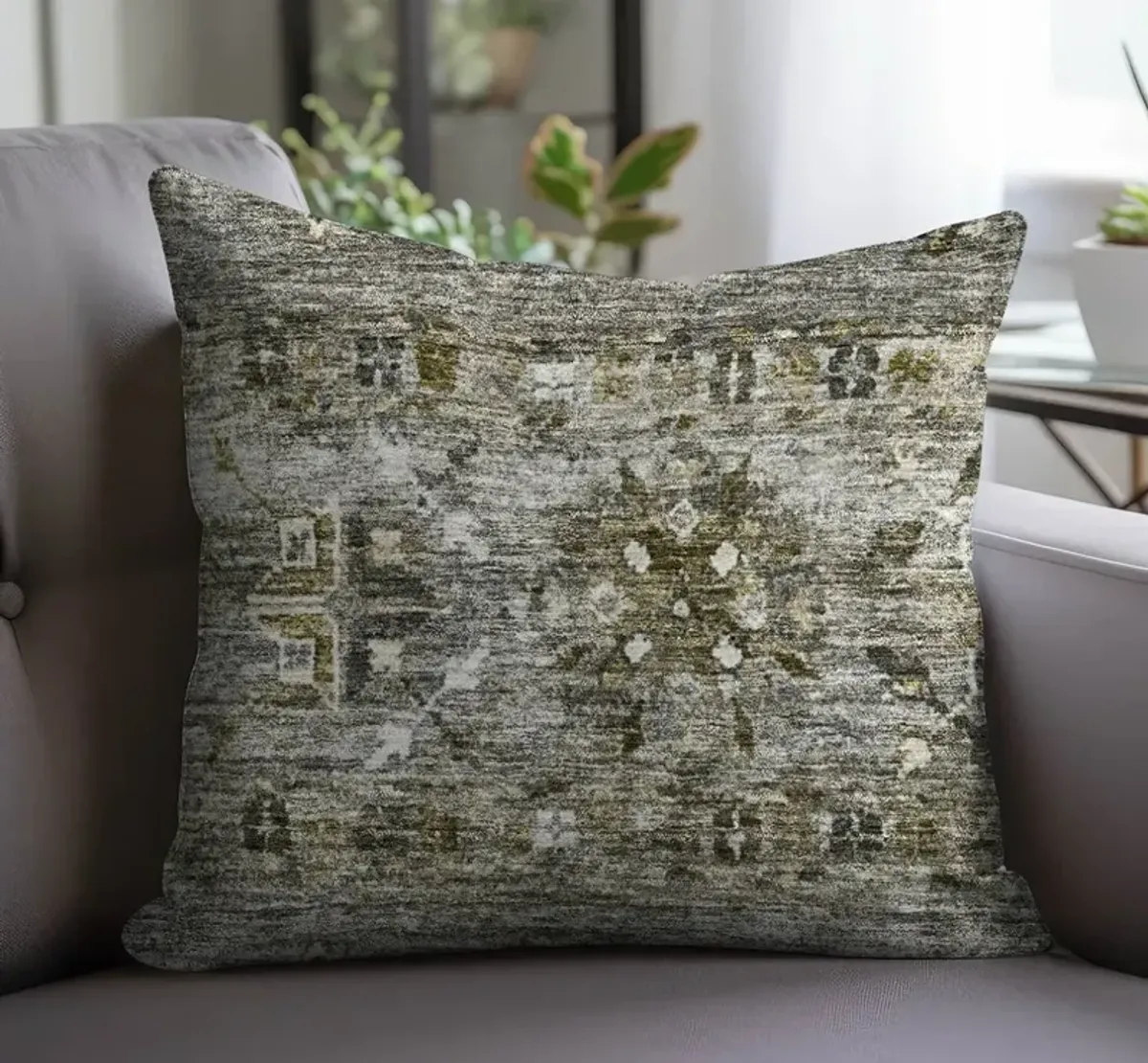 Dalyn Rug Company Karaj Pewter 18"x18" Throw Pillow