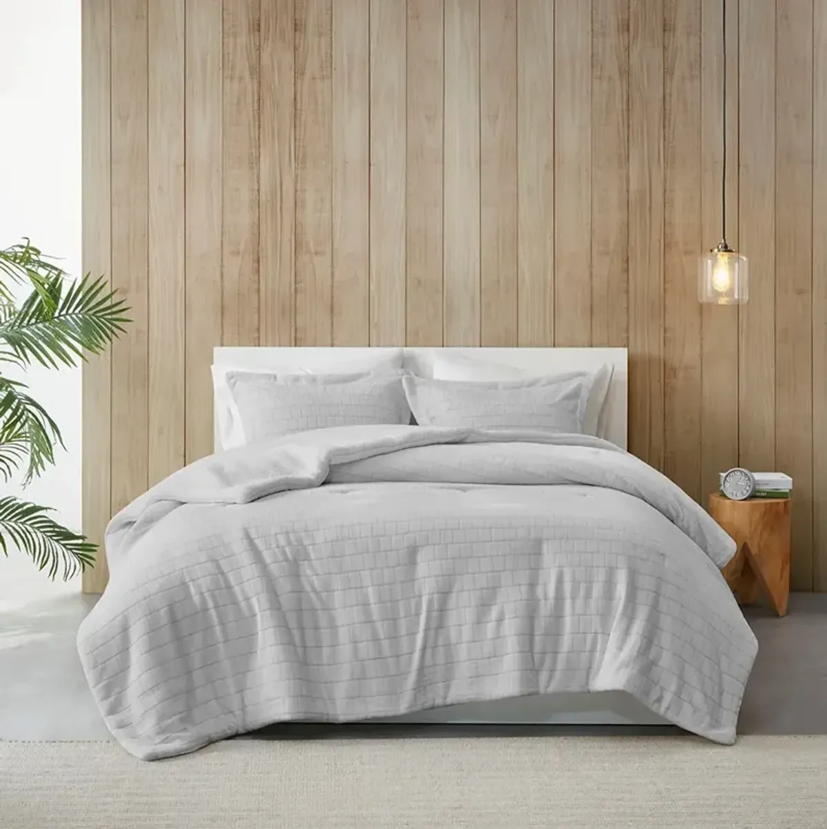 Olliix by True North by Sleep Philosophy Laurie Grey Full/Queen Plush to Sherpa Comforter Set