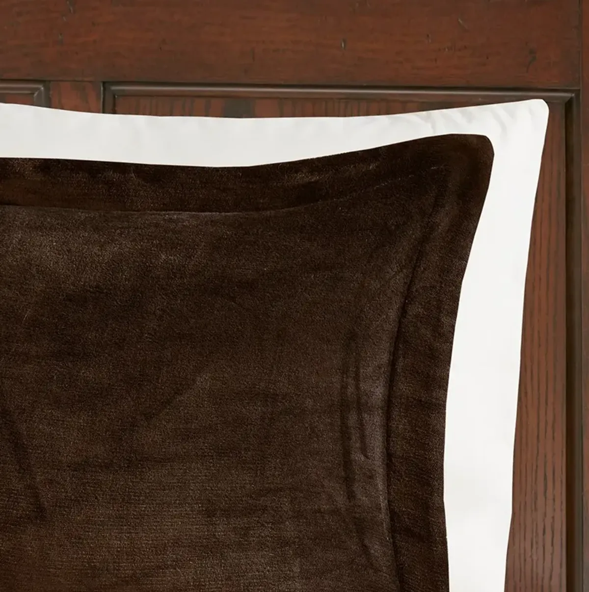 Olliix by Woolrich Alton Brown and Ivory Full/Queen Plush to Sherpa Down Alternative Comforter Set