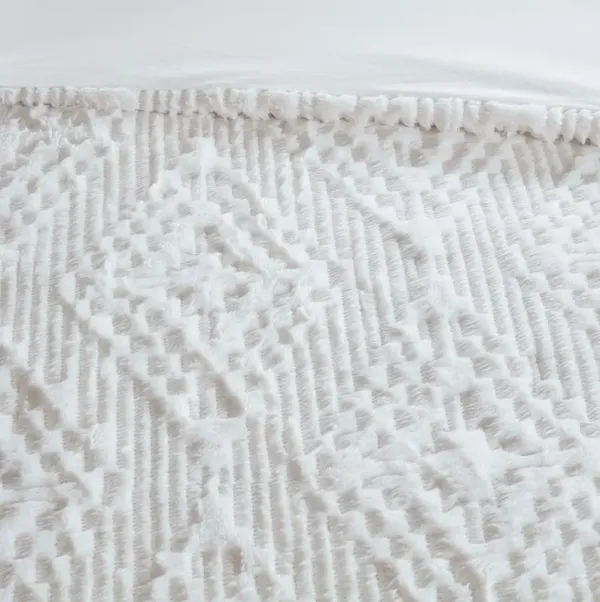 Olliix by Woolrich Woodsman Teton Ivory Full/Queen Embroidered Plush Coverlet Set