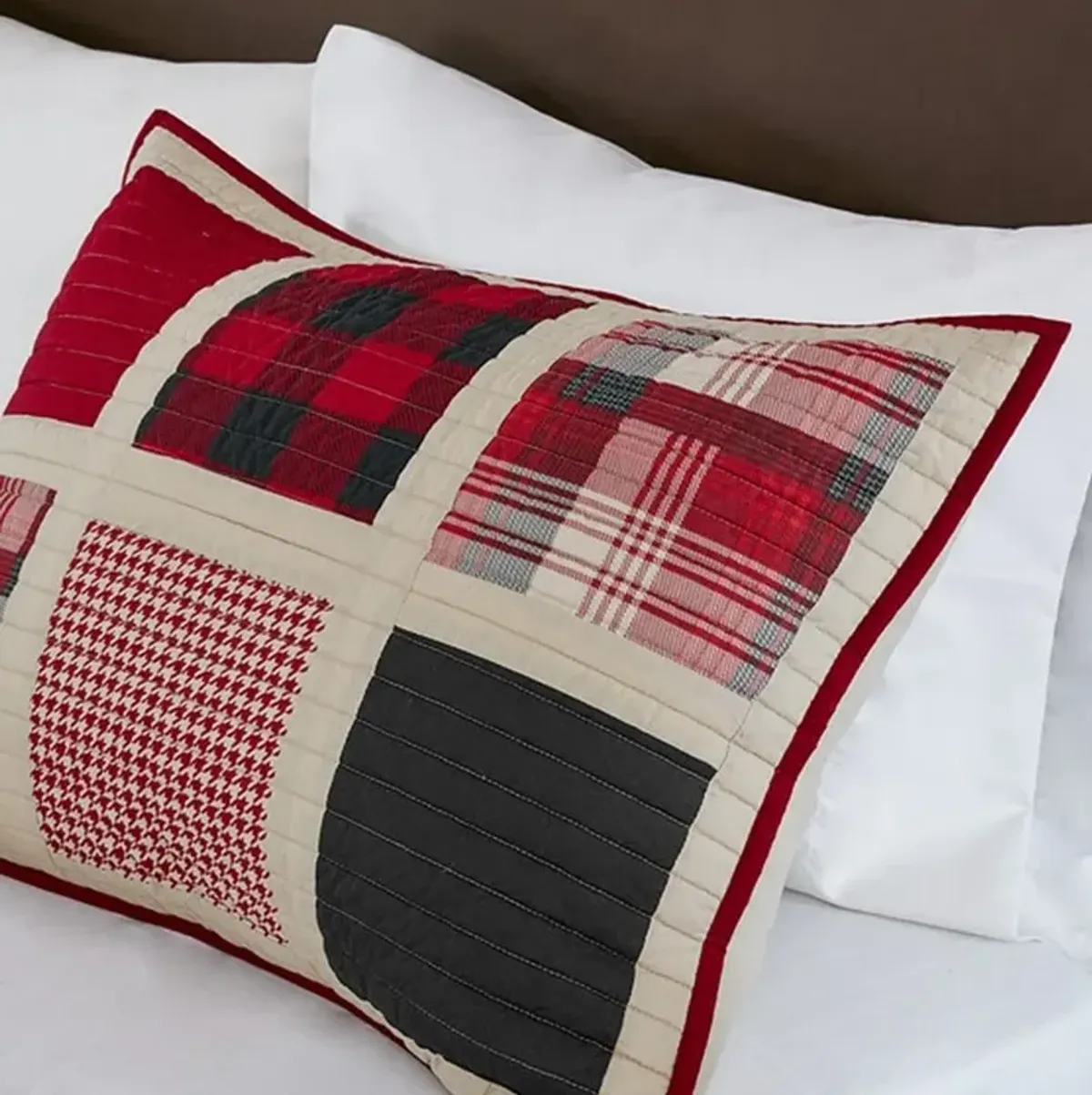 Olliix by Woolrich Red Full/Queen Huntington Quilt Mini Set