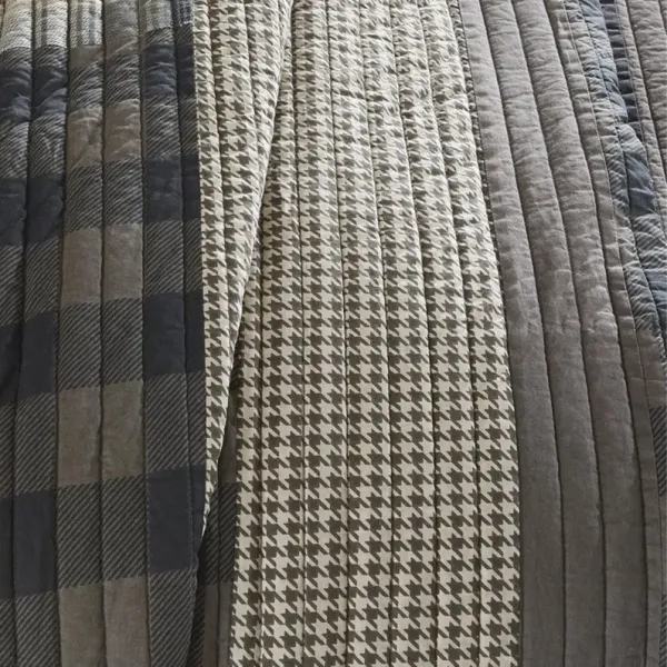 Olliix by Woolrich Taupe Full/Queen Winter Plains Quilt Mini Set
