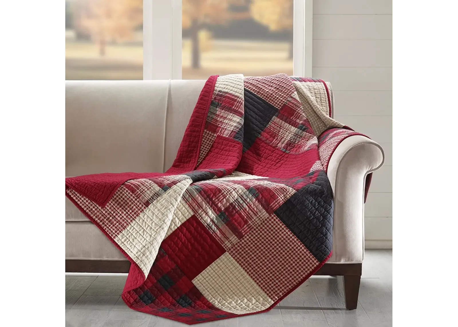 Olliix by Woolrich Red Sunset Quilted Throw