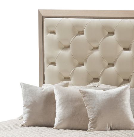 Caramelo King Bed