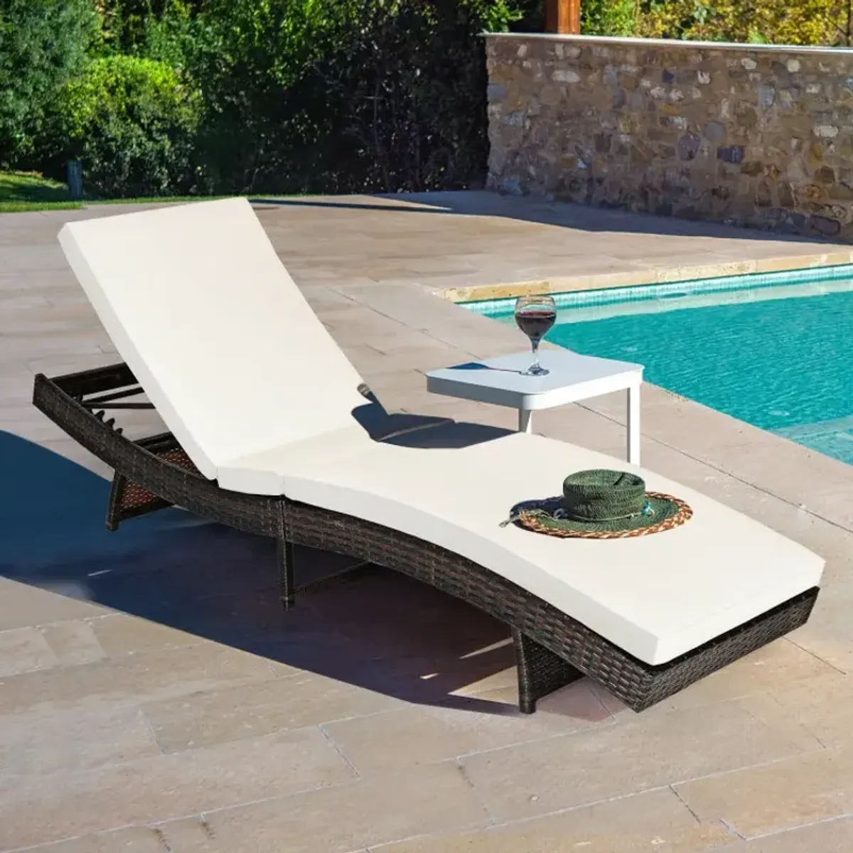 Patio Folding Chaise Lounge with 5 Adjustable Levels and Cushion