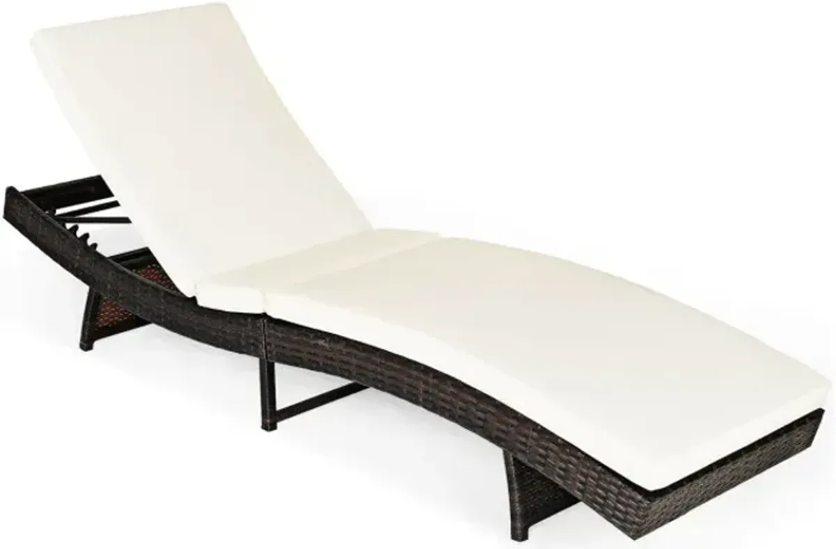 Patio Folding Chaise Lounge with 5 Adjustable Levels and Cushion