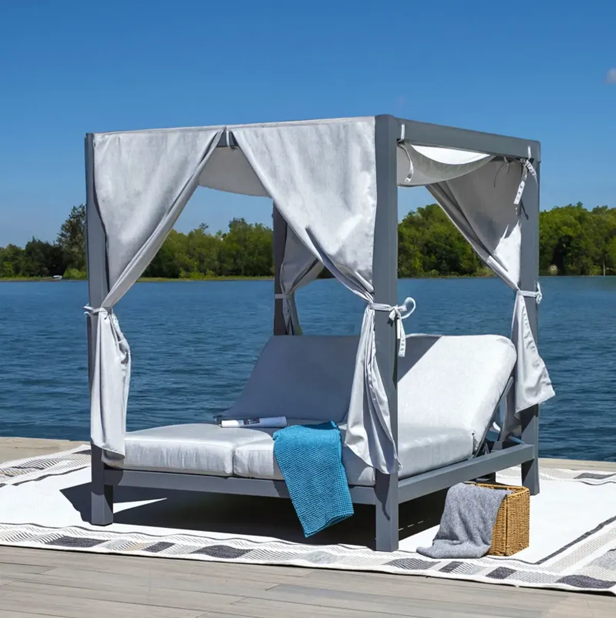 Outdoor Daybed