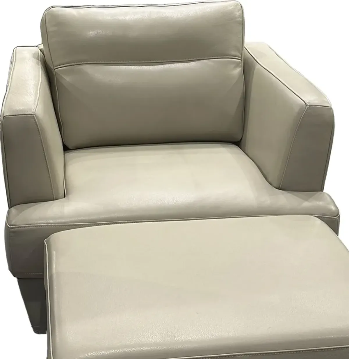 Larissa Chair