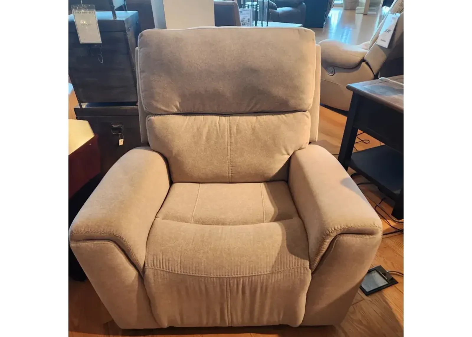 Power Recliner With Power Headrest