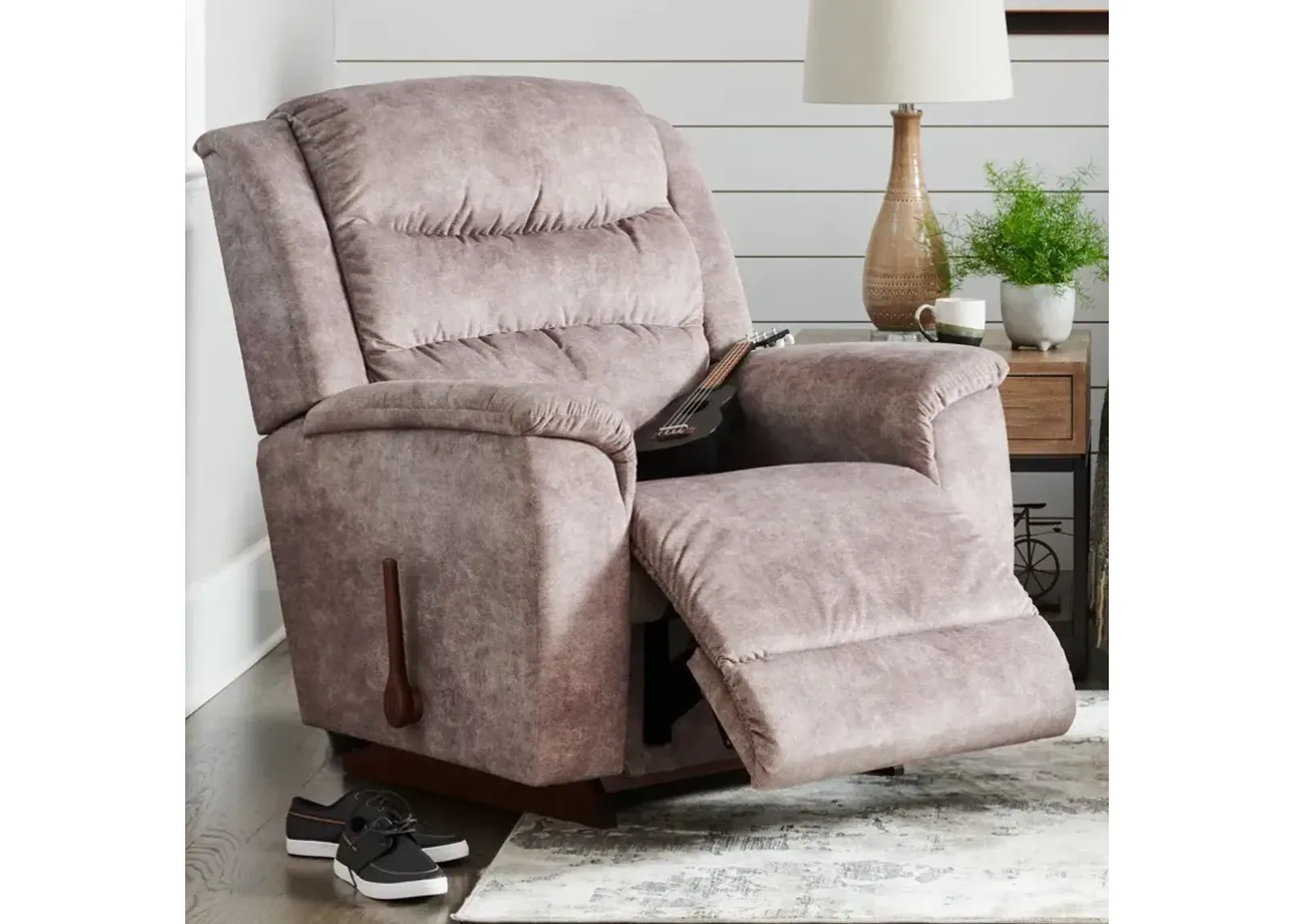 Wall-Away Recliner