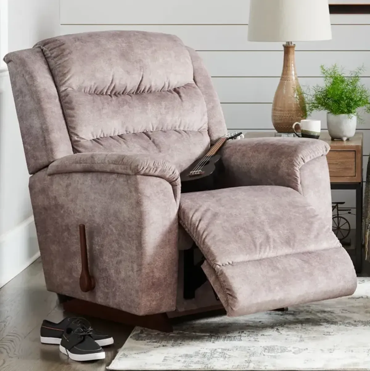 Wall-Away Recliner