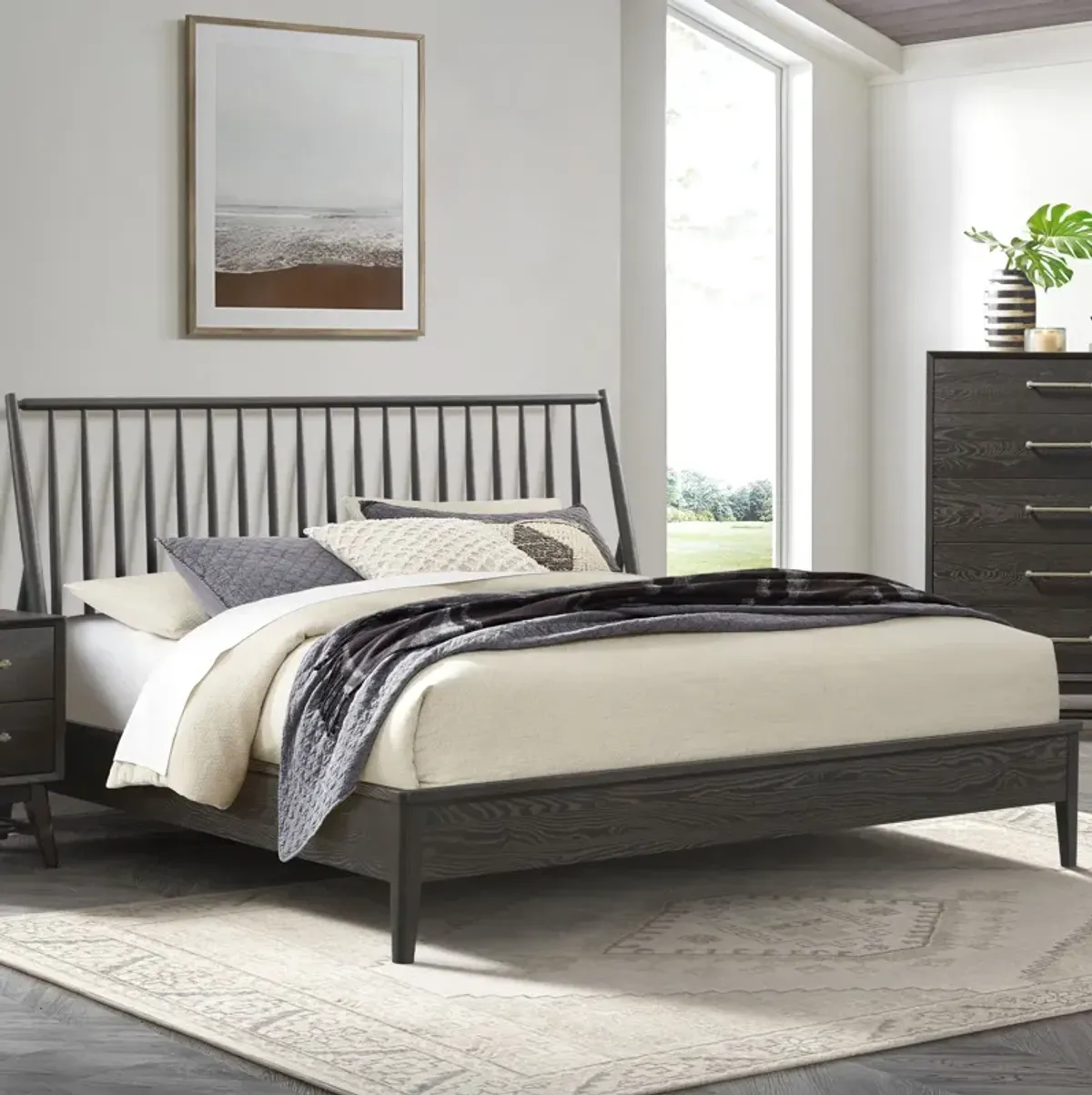 Bay Side Black Queen Bed