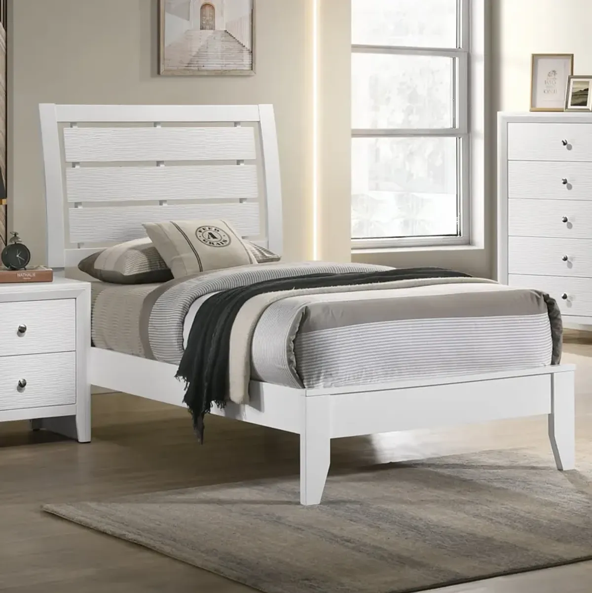 Evan Queen Bed