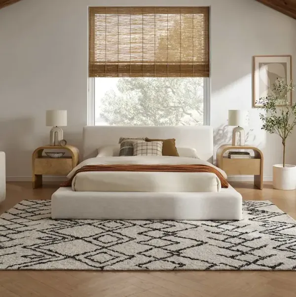 Dawson Queen Size Bed with 2 Crescent 1-Drawer Bedside Table, Beach Linen