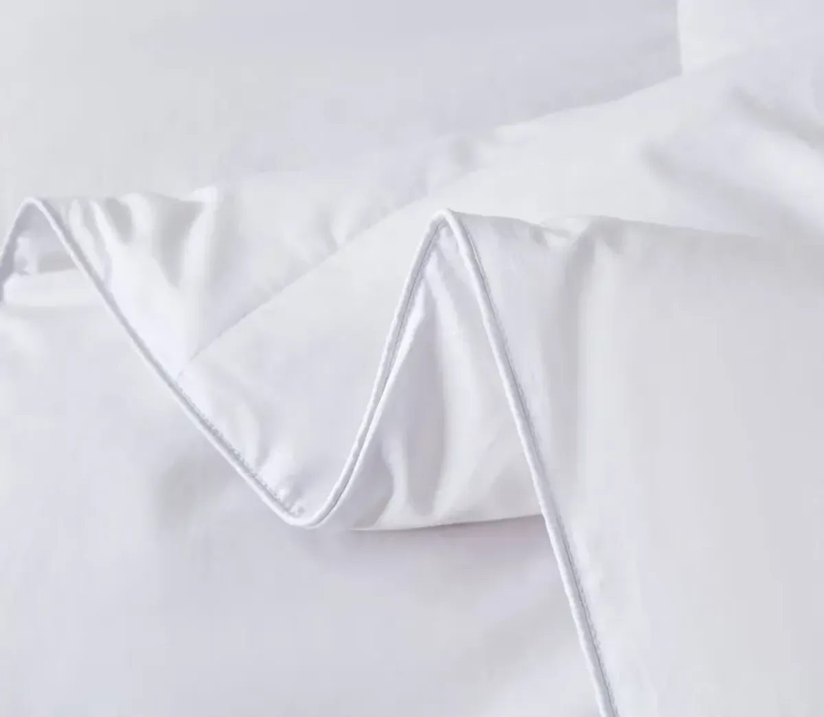 Serta 400TC Cotton Sateen All Season European White Goose Down Comforter - Twin