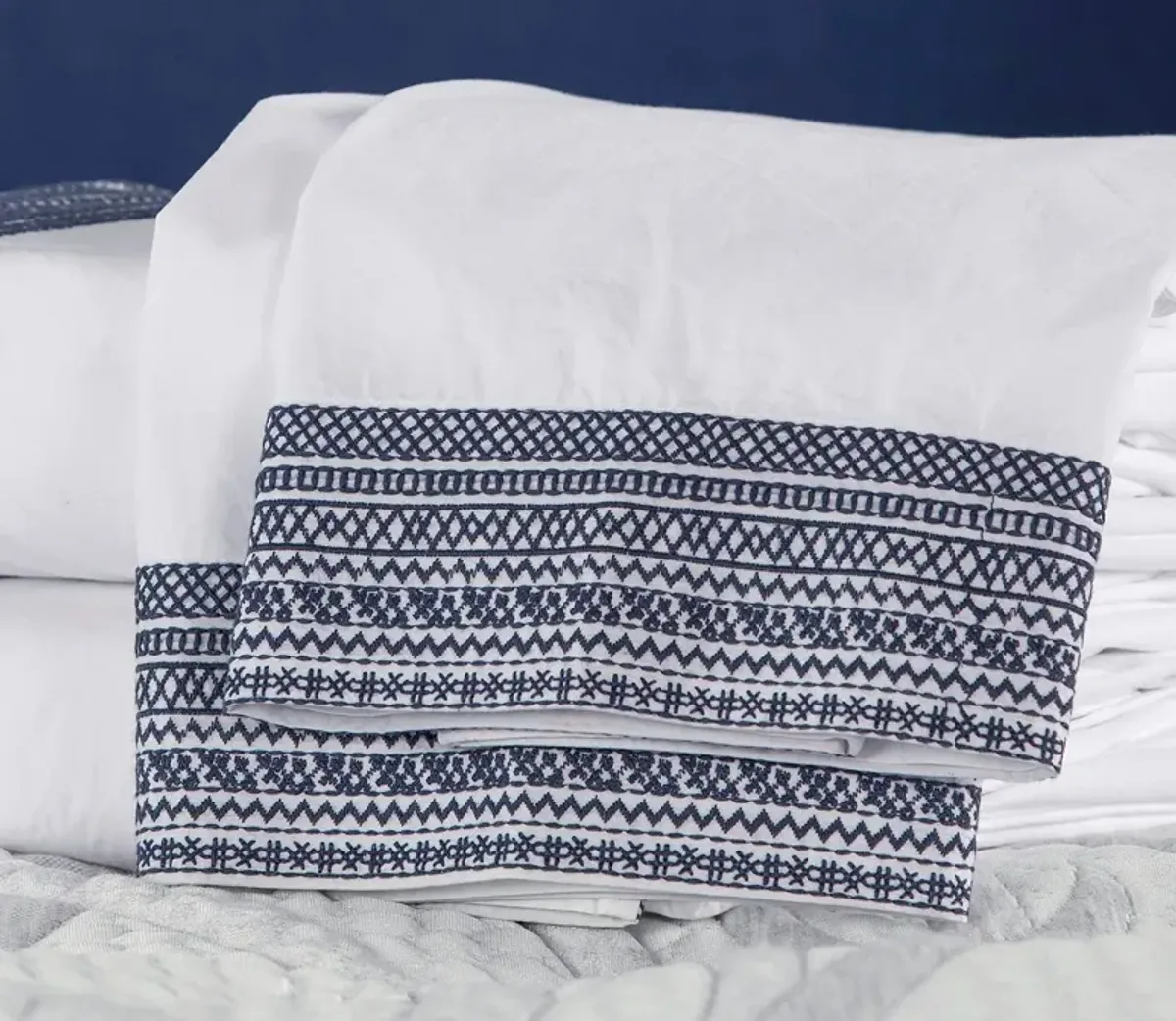 CM Home Olivia Embroidered Cotton Percale Sheet Set - White/White - Queen