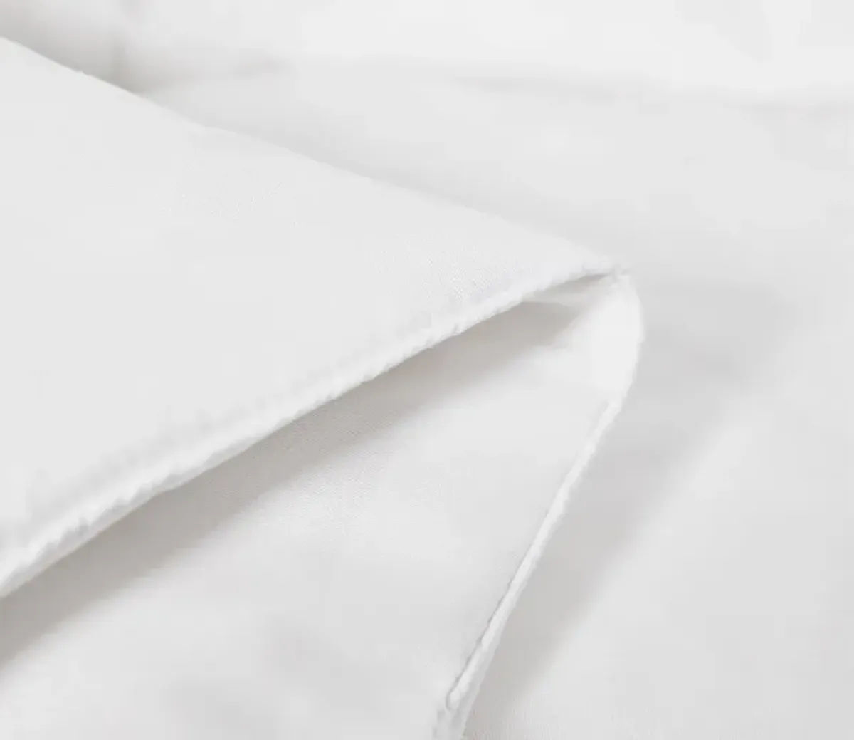 Beautyrest All Season White Feather and Down Comforter - Full/Queen