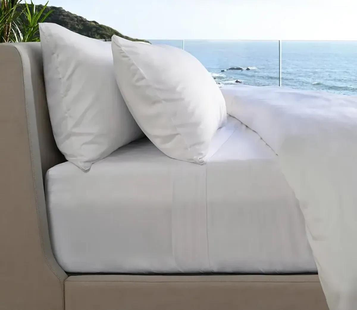 Cariloha Bamboo Sheet Set and Robe Bundle - King Sheets - White L/XL Robe