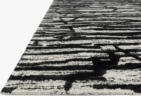 Loloi Juneau Ivory/Black 5'x8' Rug