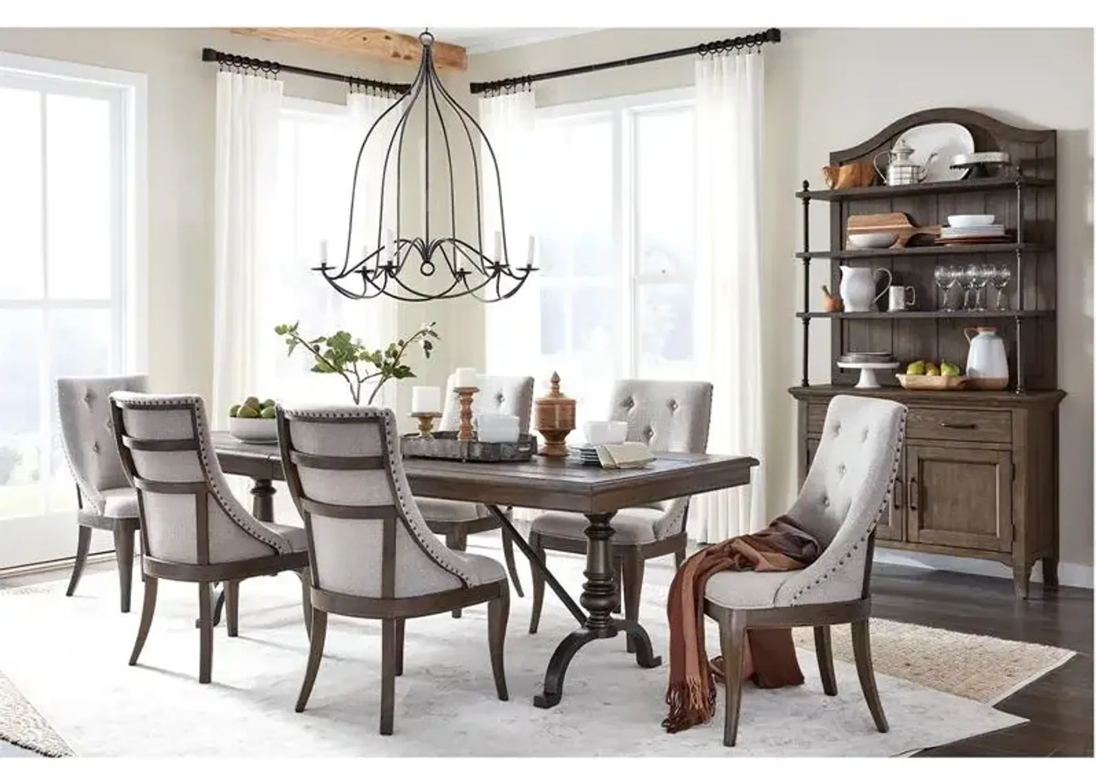 Roxbury Manor Dining Set