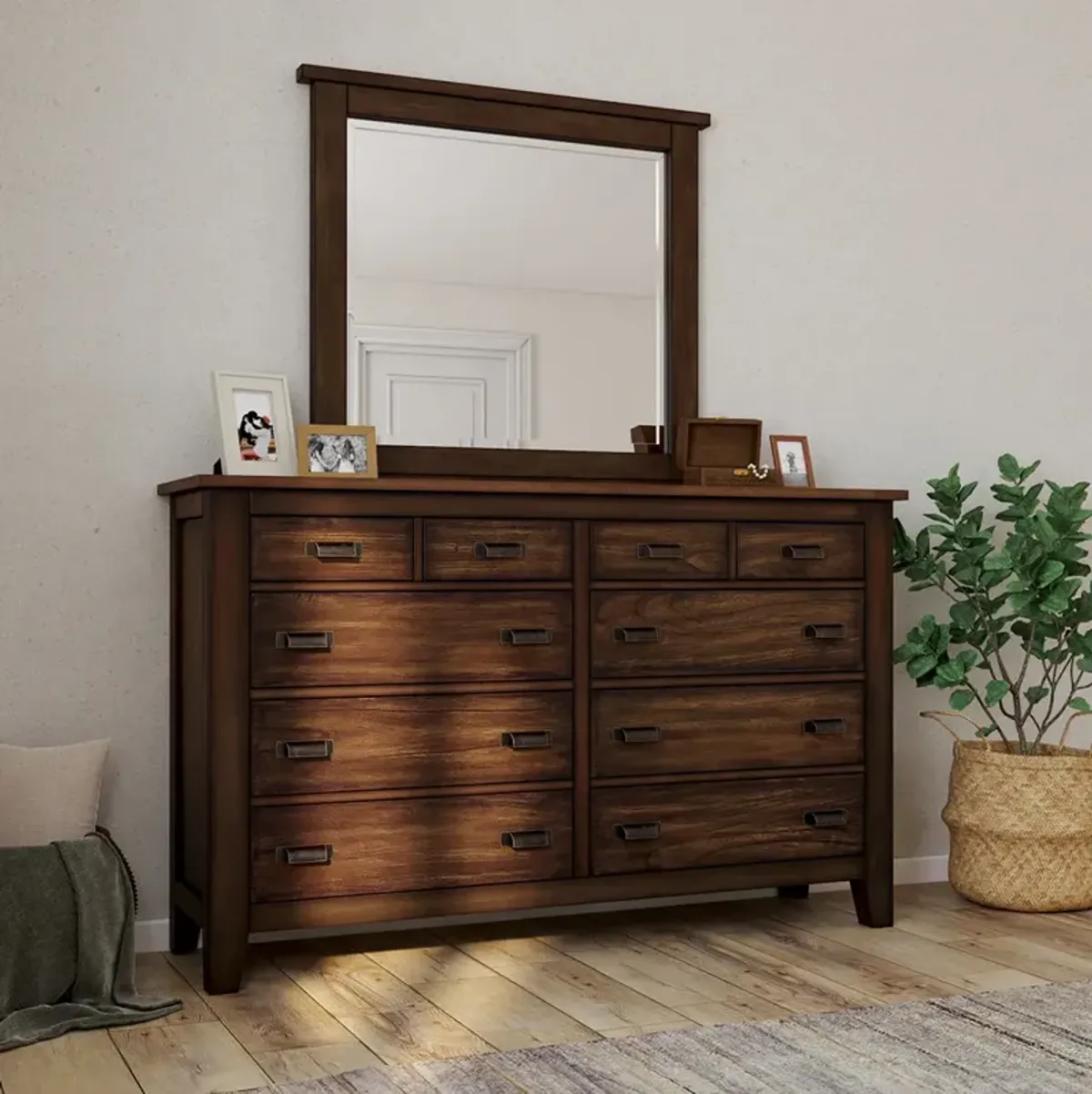 Trembessi Dresser