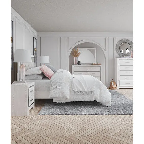 Queen Altyra Upholstered Bedroom Group