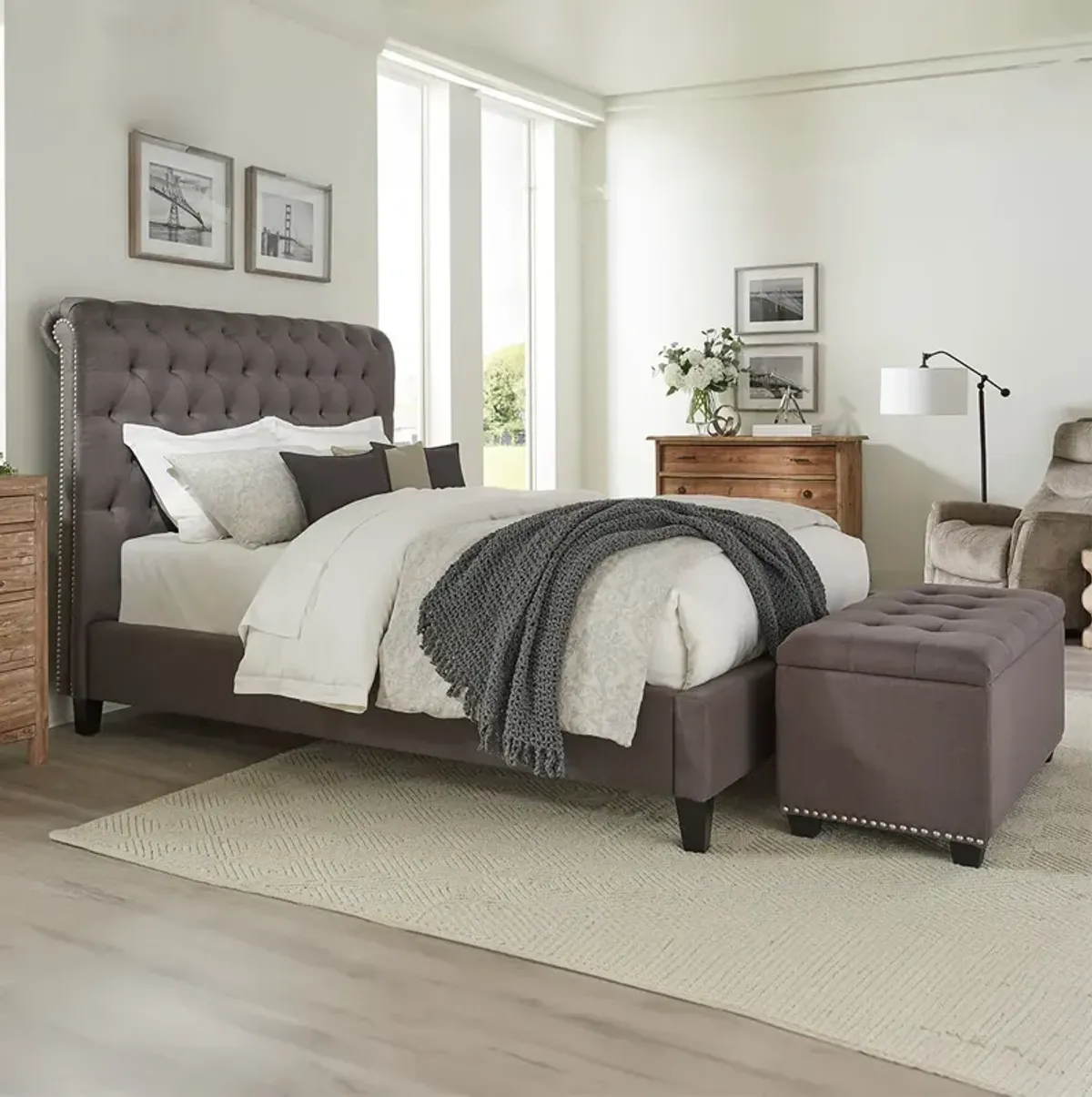 Queen / Grey Corbin Upholstered Bed