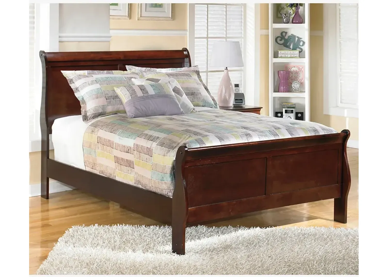 Queen Alisdair Sleigh Bed